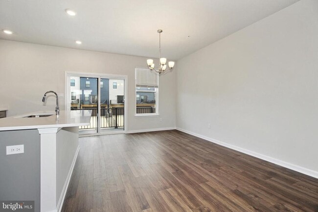 Foto del edificio - 406 Carroll Walk Ave