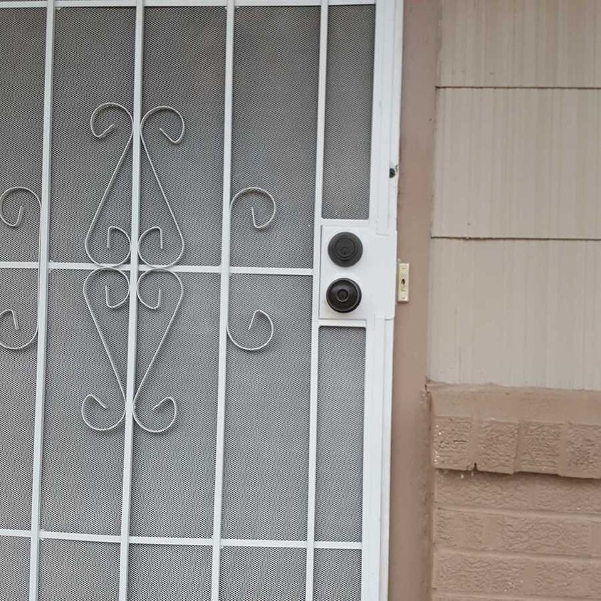 Photo - 3 Bedroom House at 1060 Cooper Rd (Section 8 Only)