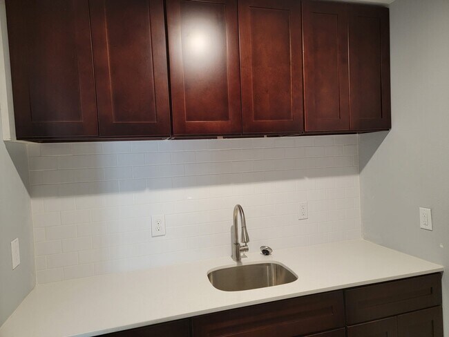 Foto del edificio - 10209 Wiggins St