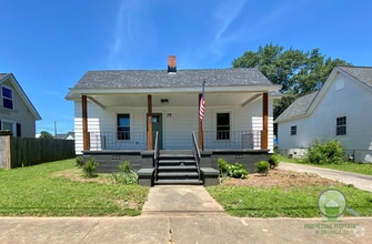 Building Photo - 79 Wallace St