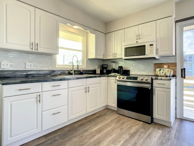 Foto del edificio - 6693 Engram Rd