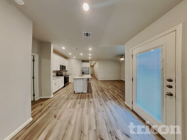 Foto del edificio - 13618 Paxton Blvd