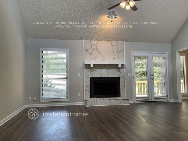 Foto del edificio - 3358 Old Trail Ct