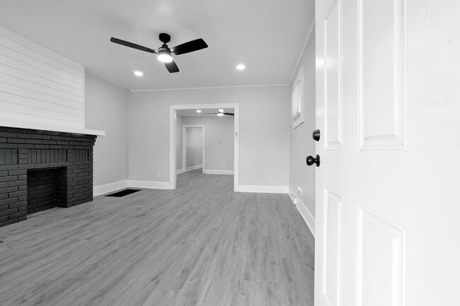 Building Photo - 1867-1869-1869 Cleveland Ave