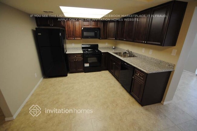 Building Photo - 611 E Gable Ave