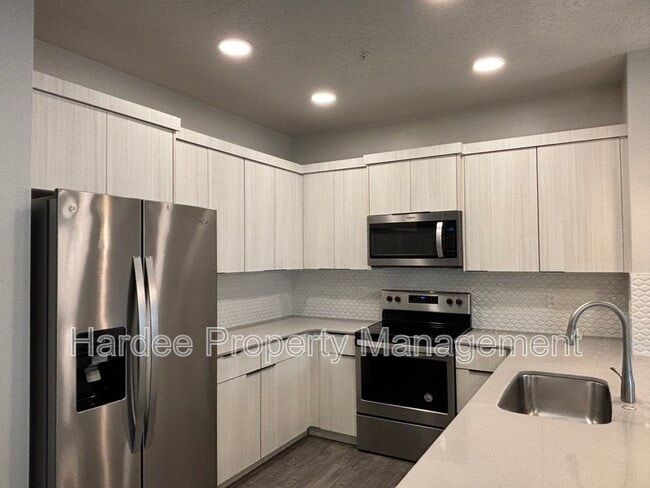 Building Photo - 3711 S Council Spring Rd