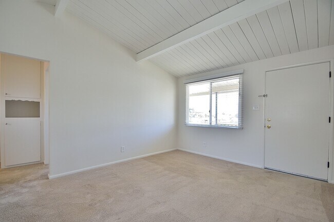 Building Photo - 2504 Aviation Blvd