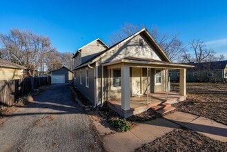 Building Photo - 406 N Star St