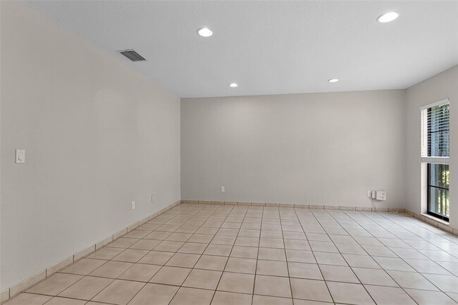 Building Photo - 8208 La Serena Dr