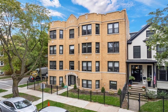 Building Photo - 4853 N Seeley Ave
