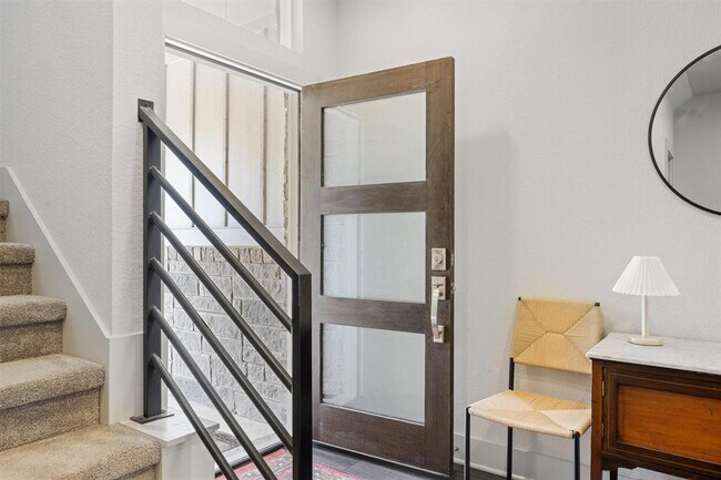 Foto del edificio - 2056 Local Rebel Lp