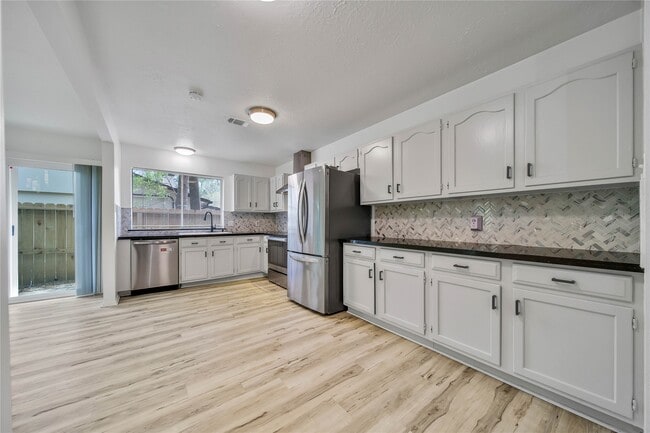 Foto del edificio - 26 Green Field Pl