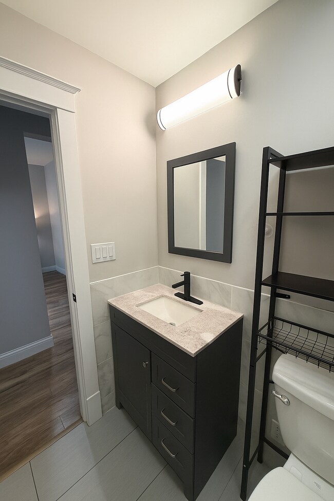 Foto del edificio - 5717 Lansdowne Ave