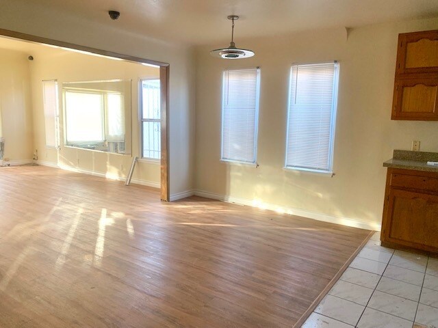 Foto del edificio - 8124 S Normandie Ave