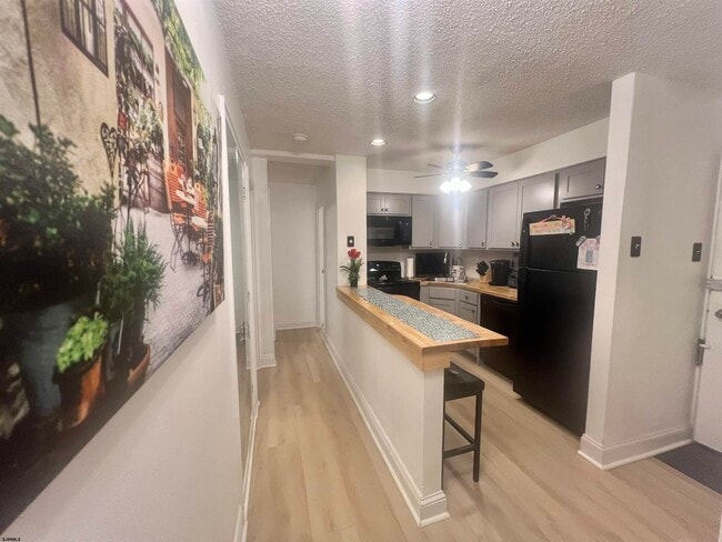 Foto del edificio - 101 S Raleigh Ave