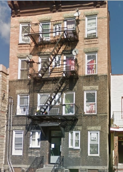 Building Photo - 712 24th St