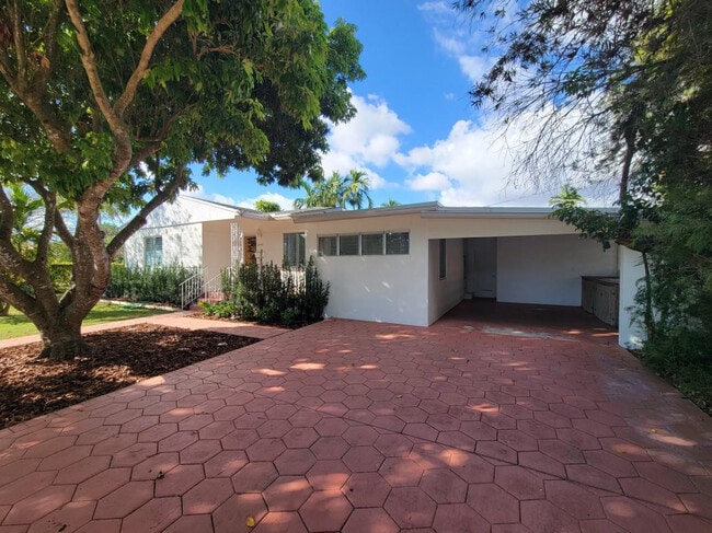 Building Photo - 2980 SW 68th Ave