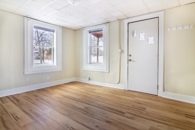 Building Photo - 1038 Summer St NE