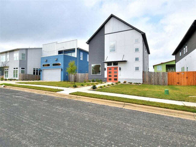 Building Photo - 6116 Toscana Ave