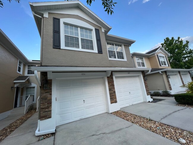 Foto del edificio - Beautiful 3 Bed 2 Bath with a Den Gated Co...