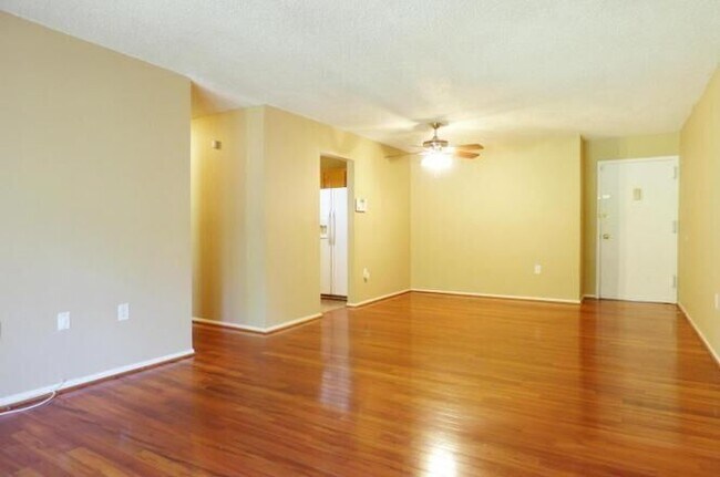 Building Photo - 3815 Swann Rd
