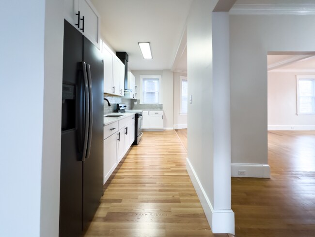 Building Photo - 36 Hillside Ave