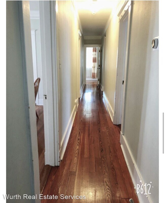 Building Photo - 3 br, 1.5 bath House - 2102 Broadway St