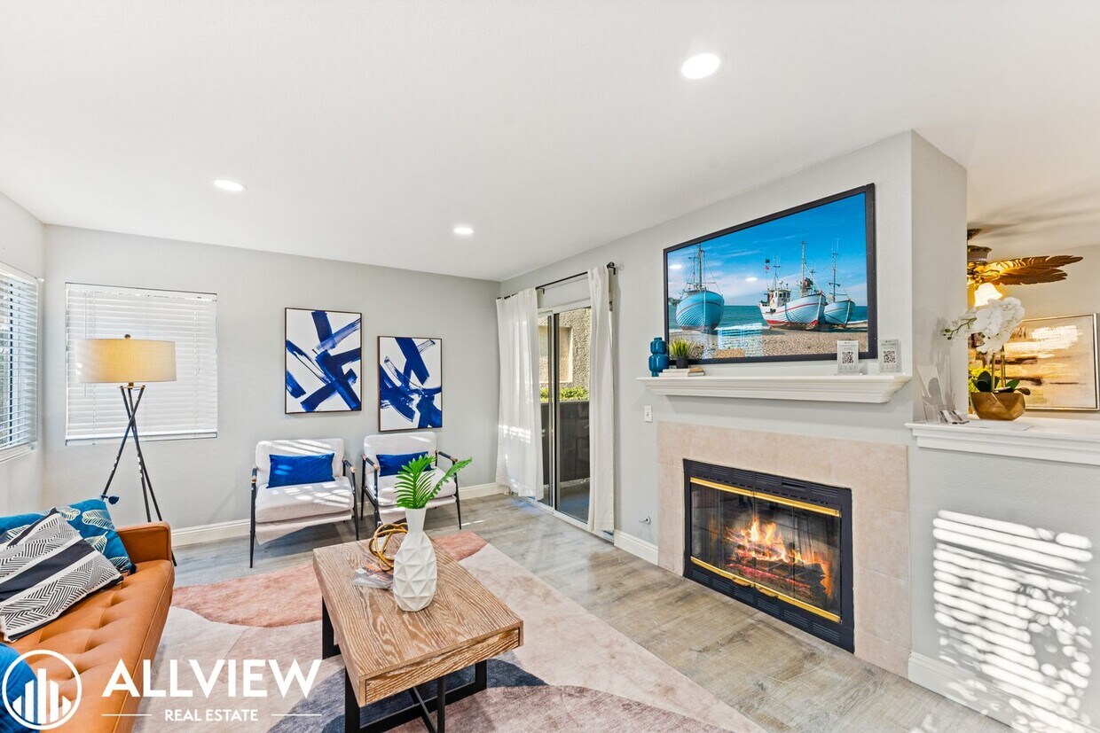 Foto principal - Beautifully Updated 2 Bed/2 Bath in Guard-...