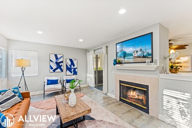Foto del edificio - Beautifully Updated 2 Bed/2 Bath in Guard-...