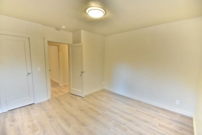 Building Photo - 2Bd/1Ba Lake Forest Park Home