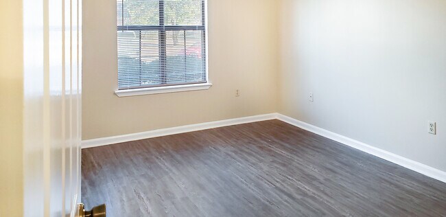 Building Photo - 205 S Hampton Dr