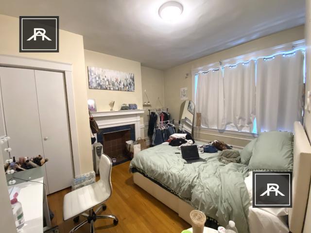 Foto del edificio - 4 bedroom in Brookline MA 02446