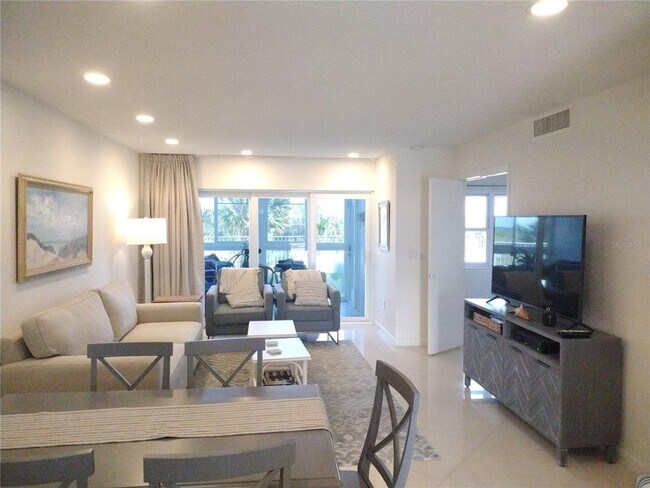 Building Photo - 950 Tarpon Center Dr
