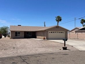 Building Photo - 3639 Tarpon Dr