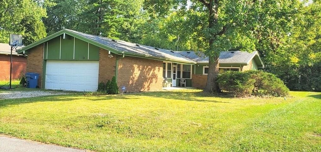 Primary Photo - 4905 Victoria Rd