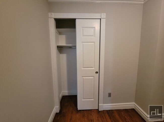 Foto del edificio - Renovated one bedroom. In NoLita