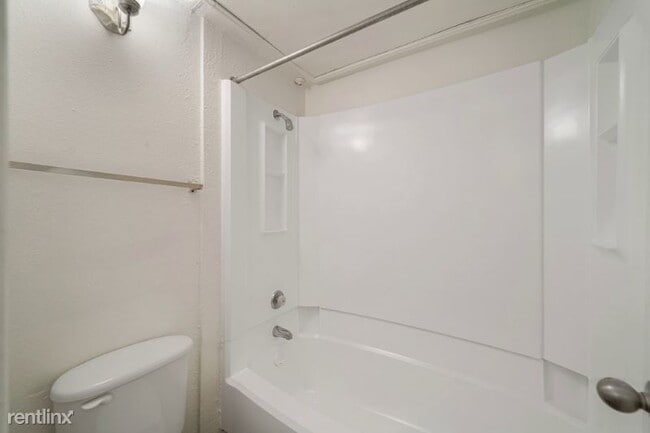 Building Photo - 6001 Oakland Hills Dr
