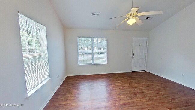 Foto del edificio - 4252 Sunglow Dr