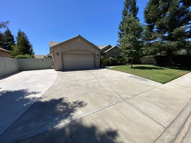 Foto del edificio - 2643 W Oakridge Ave
