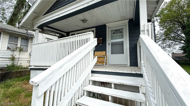 Building Photo - 987 Boone St