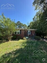 Building Photo - 2215 Bellview Rd