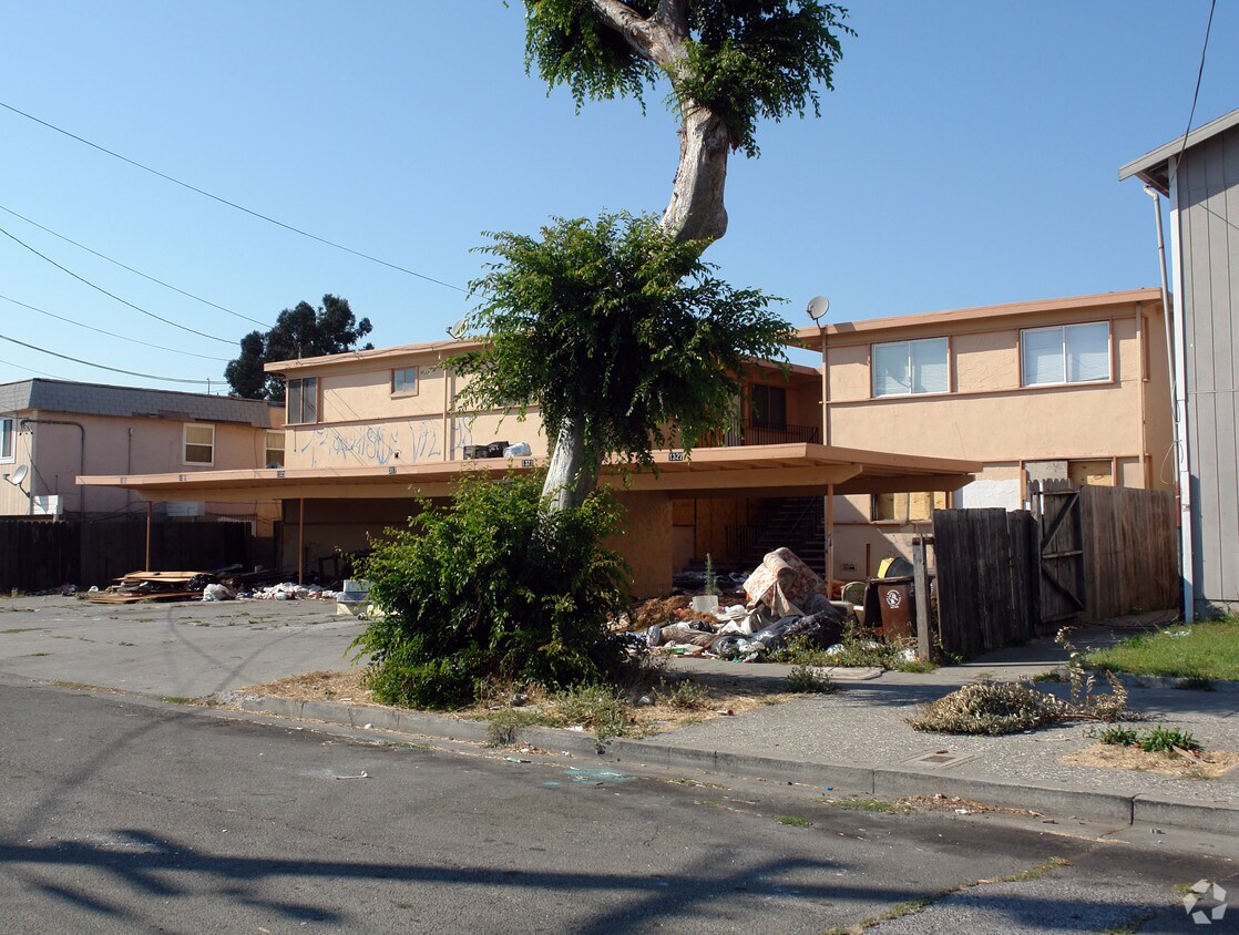 Building Photo - 1309 Burbeck Ave