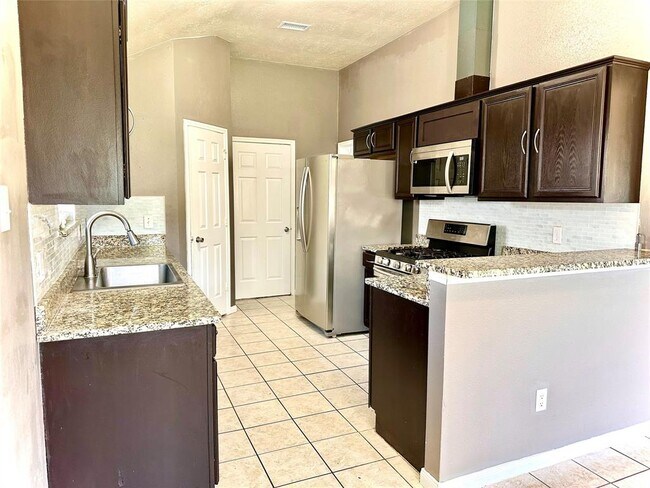 Foto del edificio - 22207 Falconwood Ln