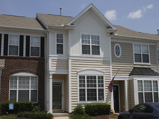 Primary Photo - Cozy 2-Bedroom NW Raleigh Townhome just of...