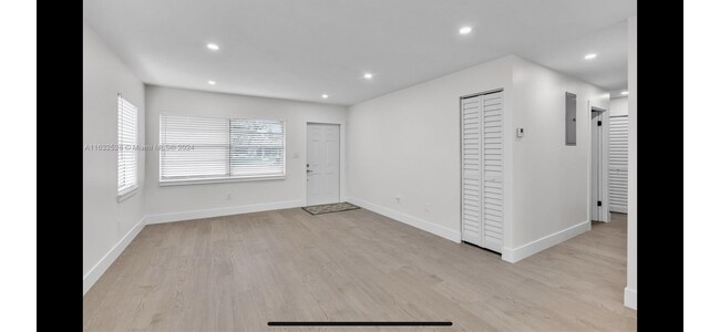 Building Photo - 4736 SW 136th Pl