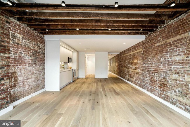 Building Photo - 3025 M St NW