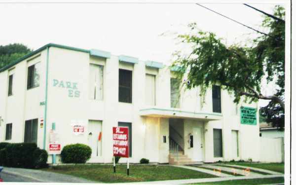 Building Photo - Park West