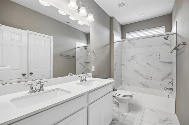 Foto del edificio - 8612 Cedardale Park Dr