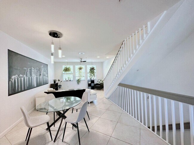 Foto del edificio - 750 Millbrae Ct