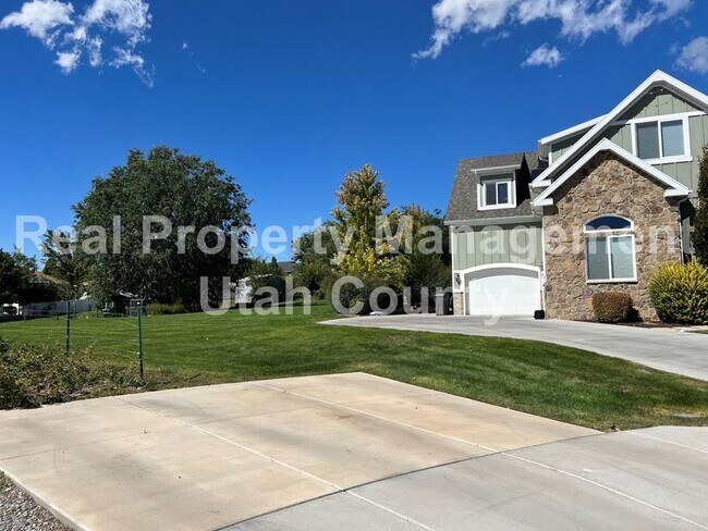Building Photo - Stunning Spacious Pleasant Grove Home
